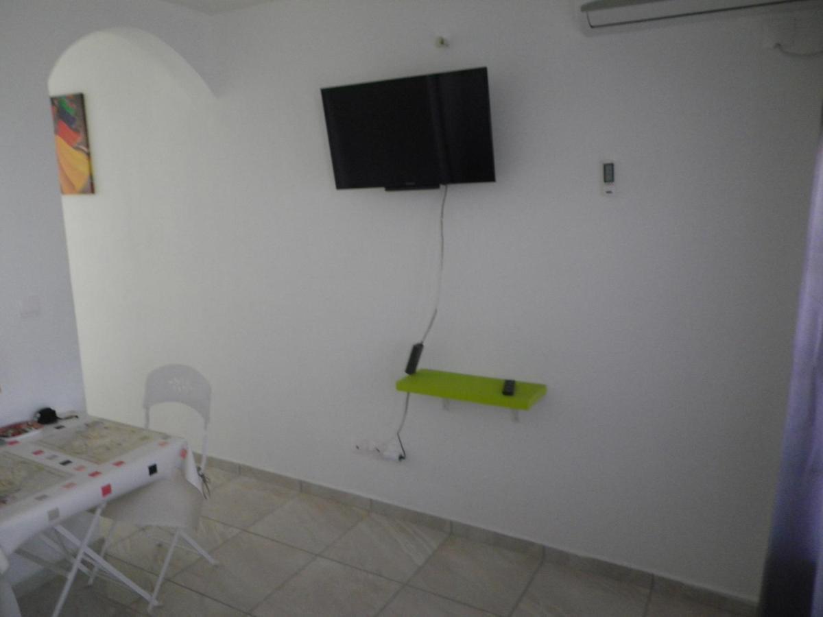 شقة Immeuble Nebot Grand-Bourg  المظهر الخارجي الصورة