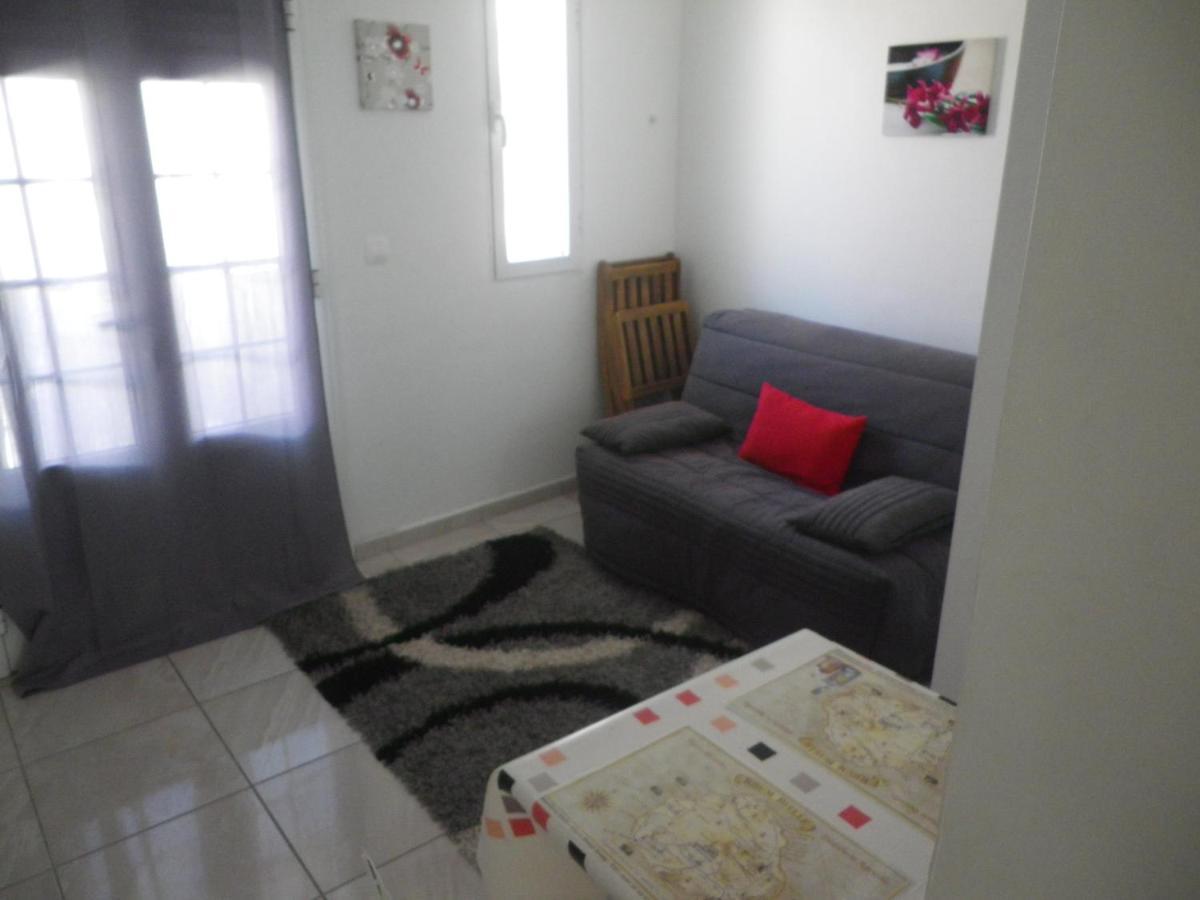 شقة Immeuble Nebot Grand-Bourg  المظهر الخارجي الصورة